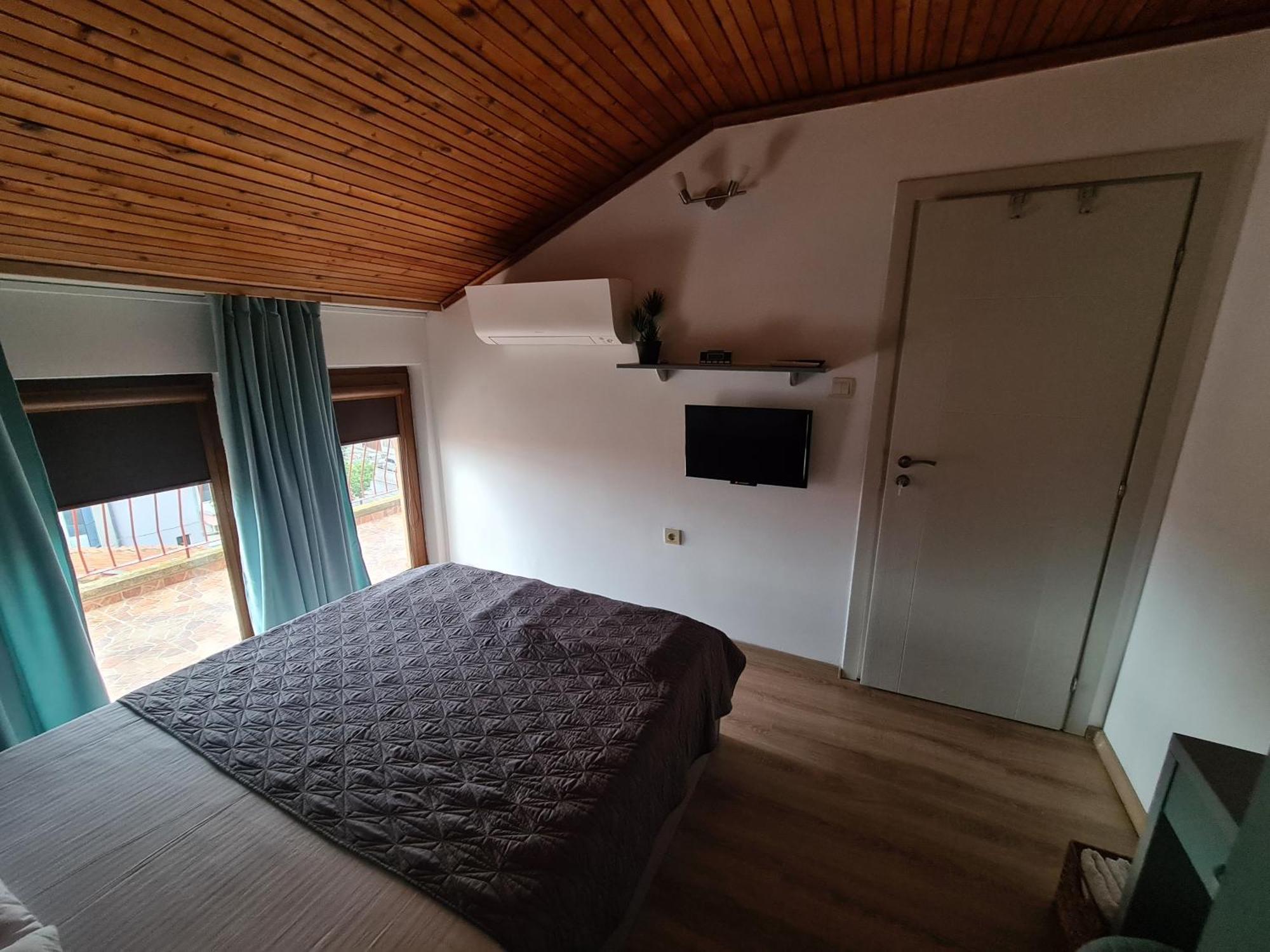 Guest House Lambovi เนเซบาร์ ห้อง รูปภาพ